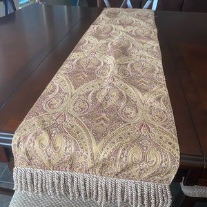 Table runner